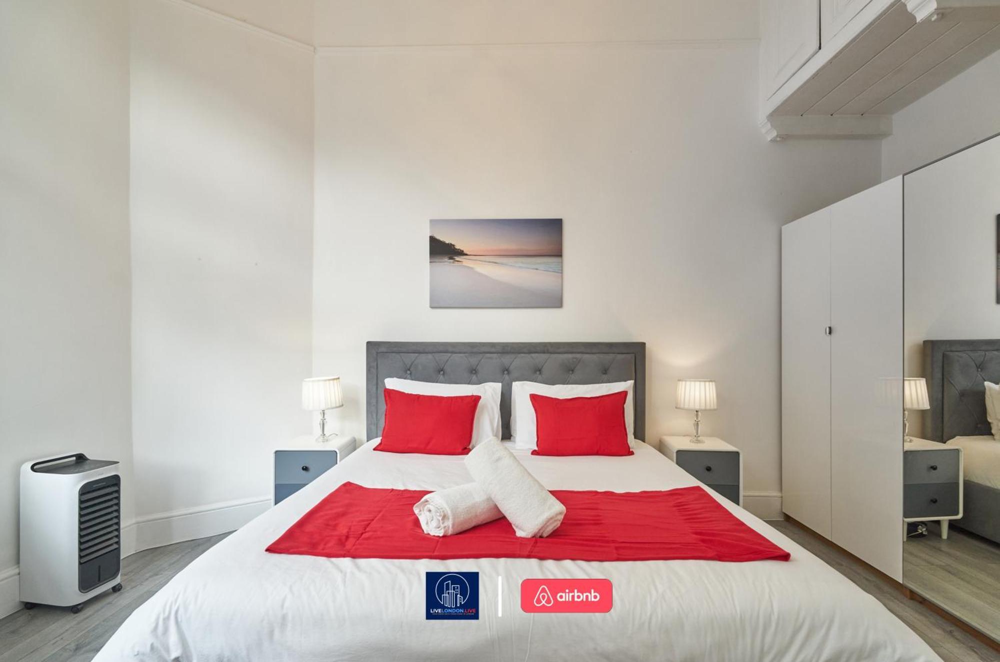 Last-Minute Specials L Sleeps Up To 4 Guests L One-Bedroom Apartment With King Bed And High Ceilings Near Camden By Live London Short Lets & Serviced Accommodation Zewnętrze zdjęcie